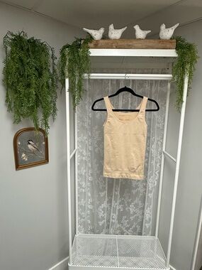 Shapermint Essentials All Day Every Day
Tank Cami - Size Medium New!